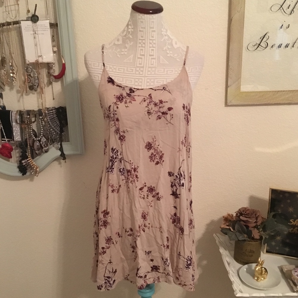 Brandy Melville Slip Dress Nude & Floral Color